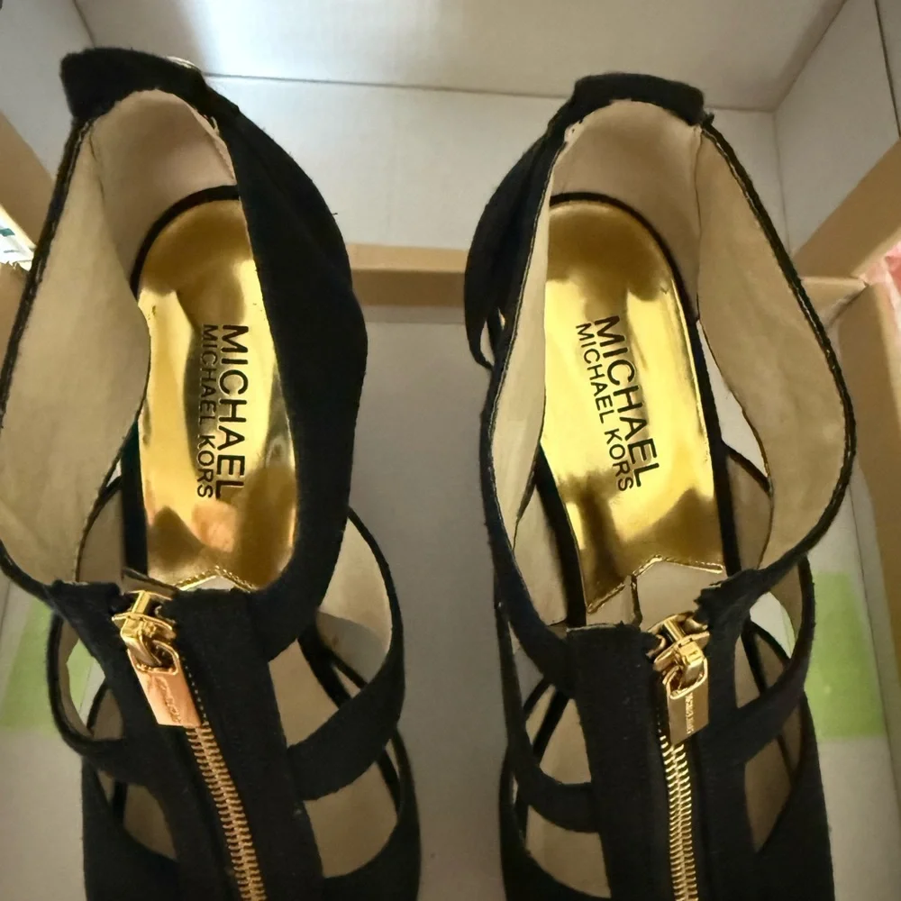 Michael Kors Black and Gold “Damita” Wedge Sandals size 7